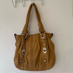 B Makowsky genuine leather beige handbag medium size